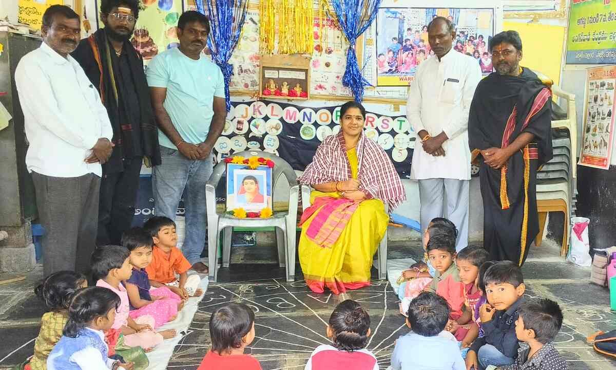 సావిత్రిబాయి పూలేకు ఘన నివాళులు