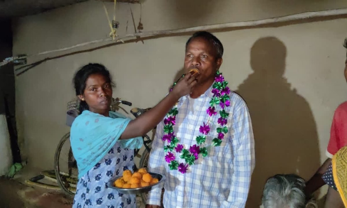 Never Too Late_ 56-Year-Old Daily Wage Worker From Khunti Clears Class 10 After Decades