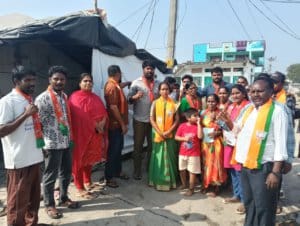 Municipal elections: ‘కమలం గుర్తుకు ఓటేసి కల్యాణిని గెలిపించండి’ 1 Municipal elections: ‘కమలం గుర్తుకు ఓటేసి కల్యాణిని గెలిపించండి’